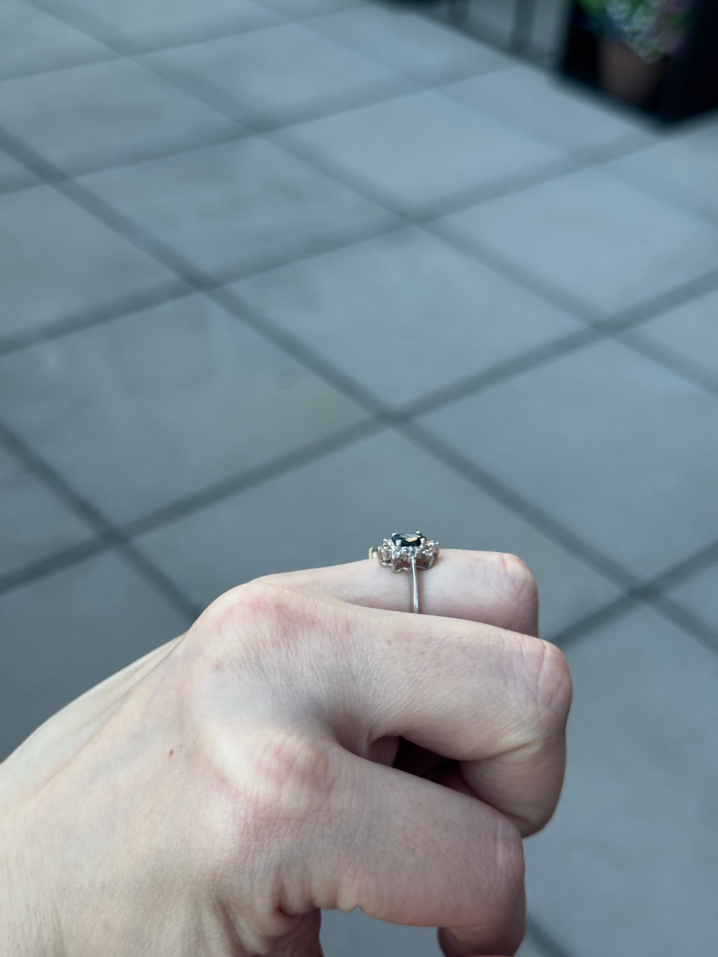 10k White Gold Sapphire Diamond Ring - size 5.75