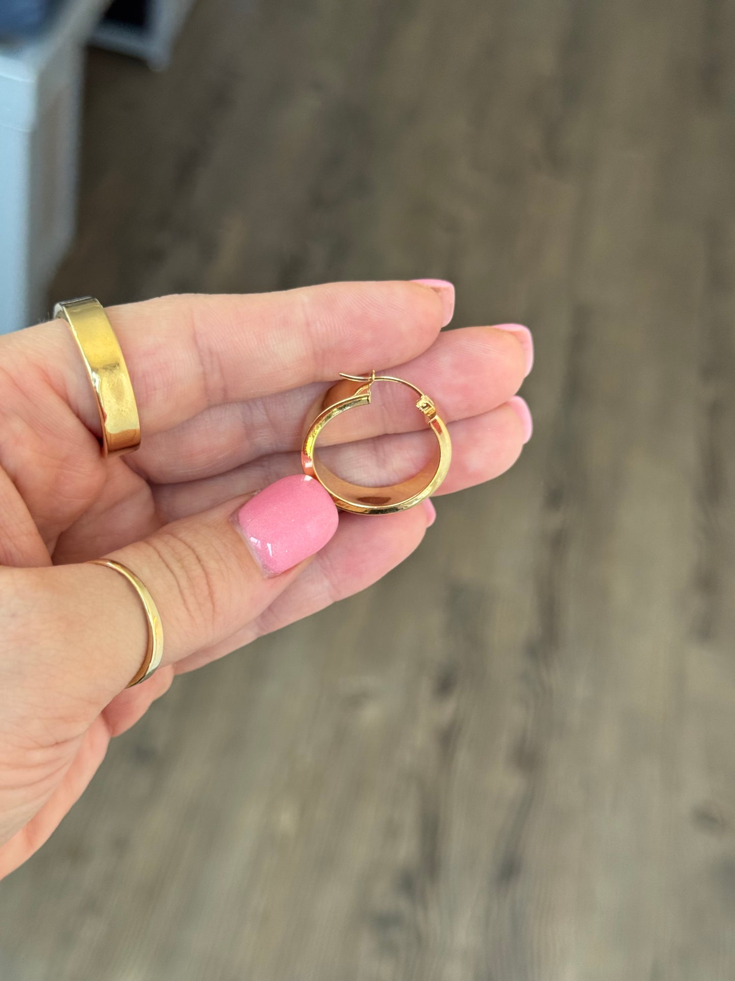 14k hoops 5.85mm wide 26mm long