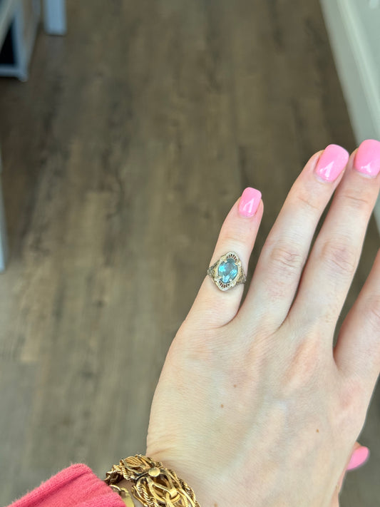 10k White Gold A&S Federated Abraham & Strauss Pinky Ring - Size 2.5