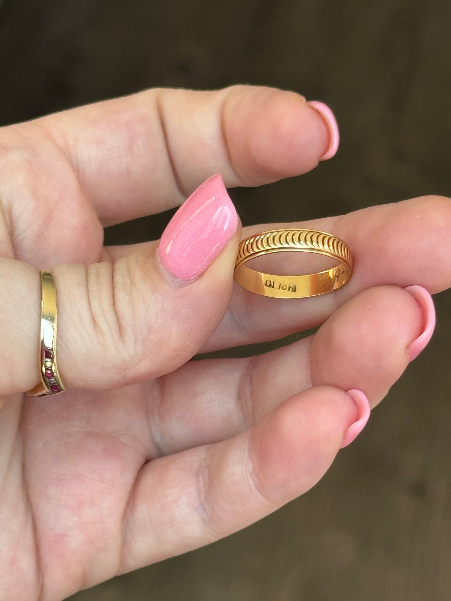 18k Ring - Size 7 (has inscription inside)