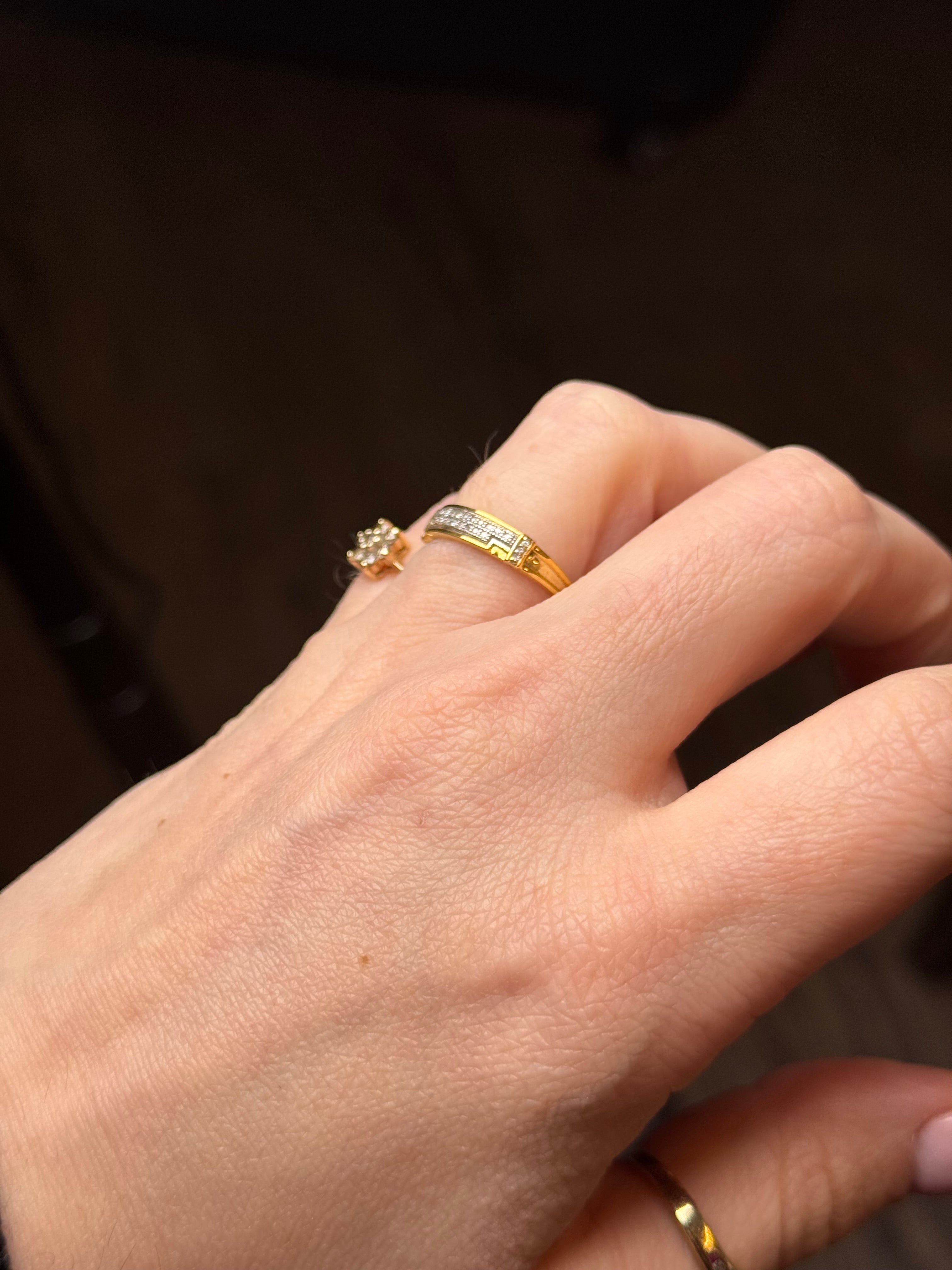 10k Diamond Ring - Size 7-7.25