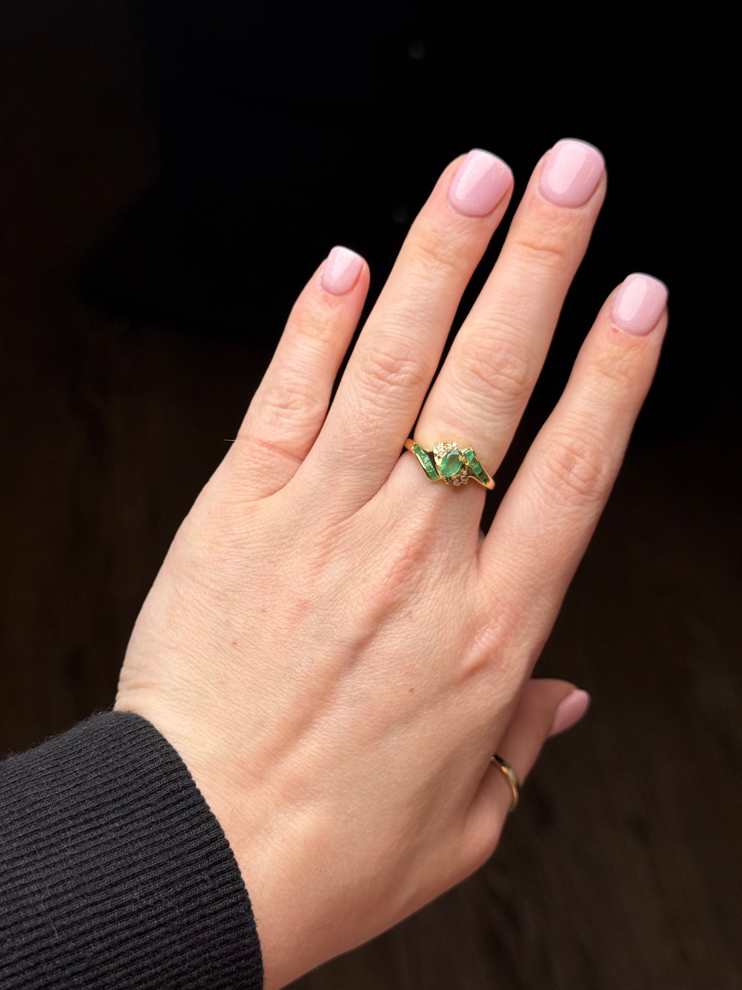 10K Gold Emerald & Diamond Ring – Size 7