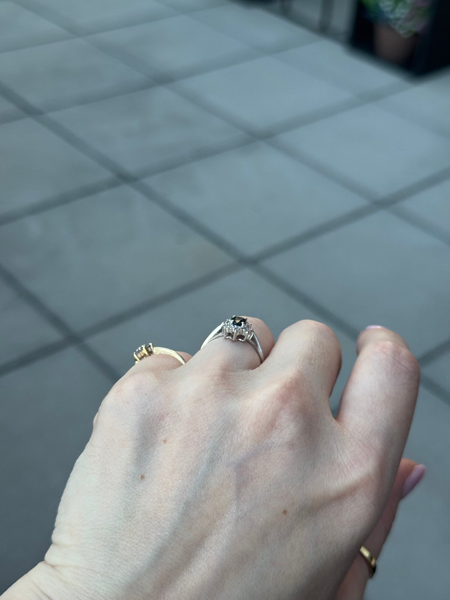 10k White Gold Sapphire Diamond Ring - size 5.75