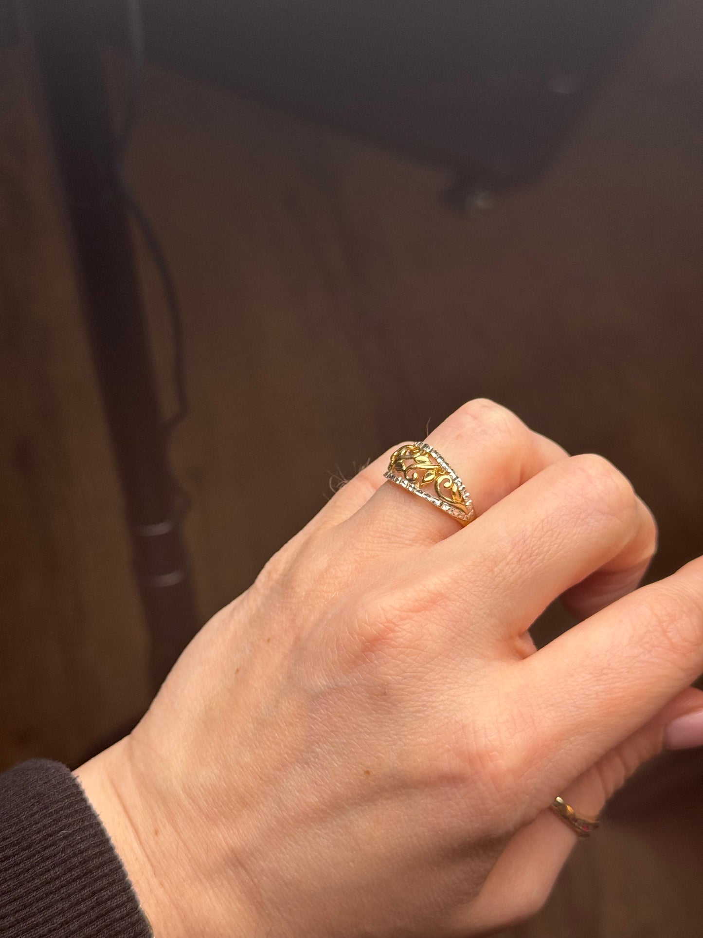 10K White Gold and Yellow Gold Ring - size 7
