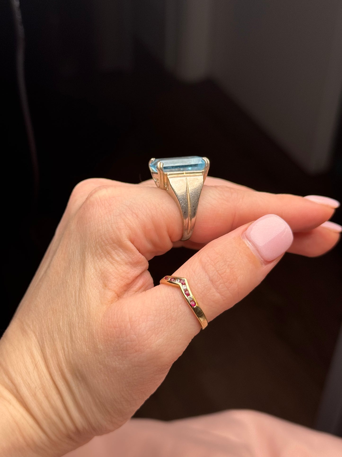 Sterling Topaz Ring - Size 7.5 (note small chips on topaz bottom)