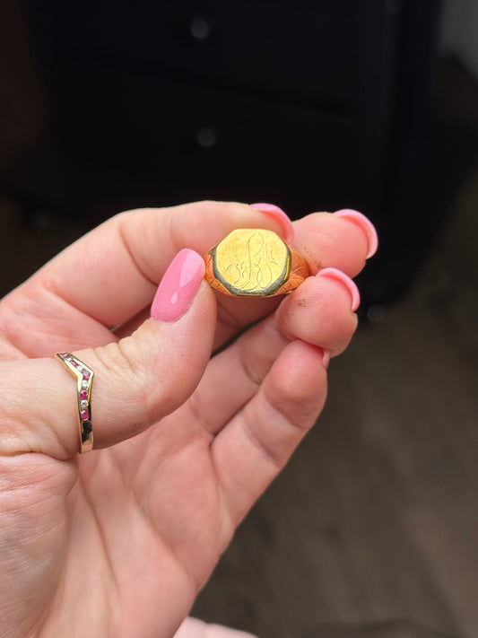 10k Signet Ring - Size 10.75 (7.25g)