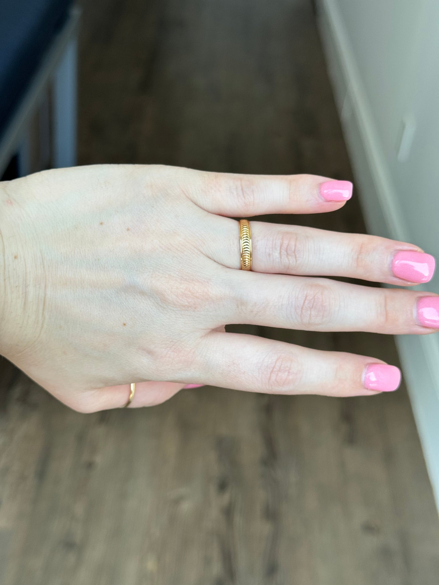18k Ring - Size 7 (has inscription inside)