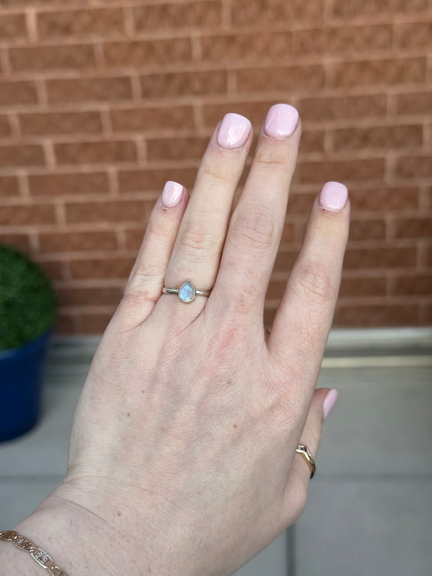 Sterling silver moonstone ring - size 6