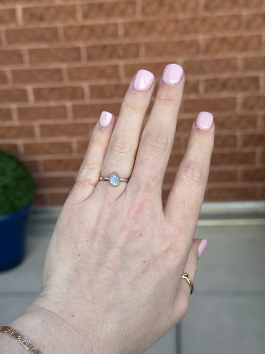 Sterling silver moonstone ring - size 6