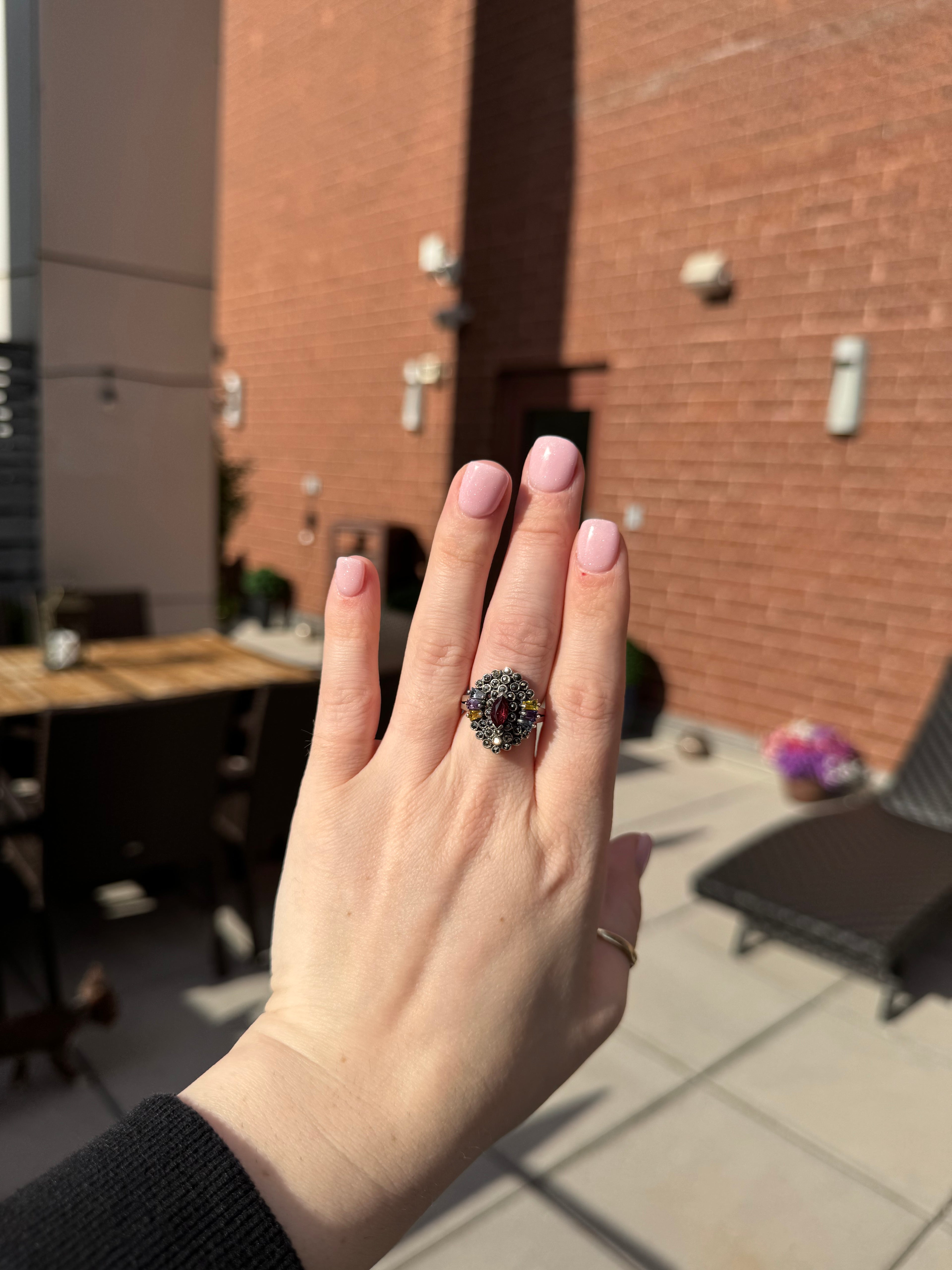 Sterling Silver Garnet & Gemstone Ring – Size 7.