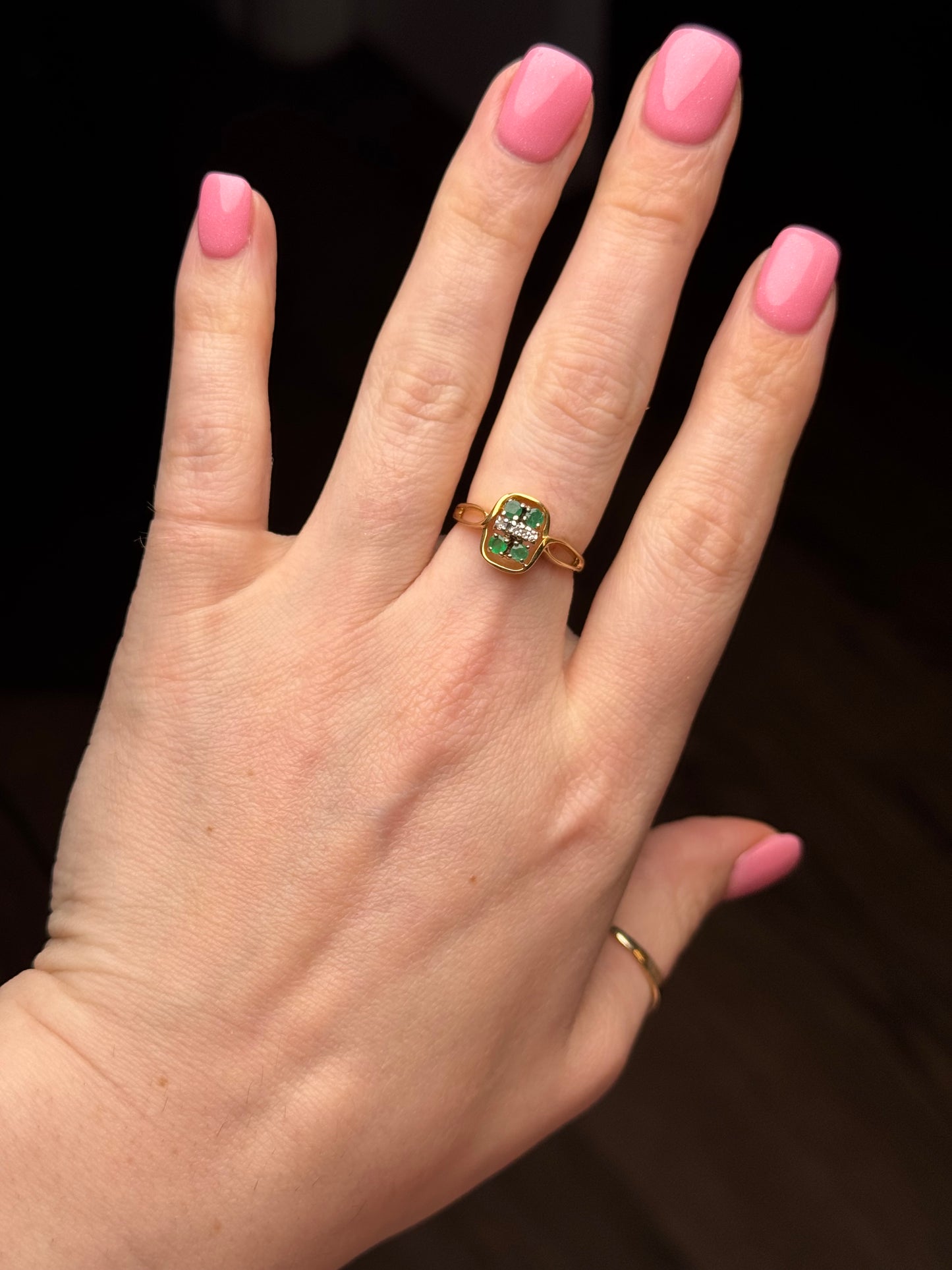 10k emerald diamond ring size 7