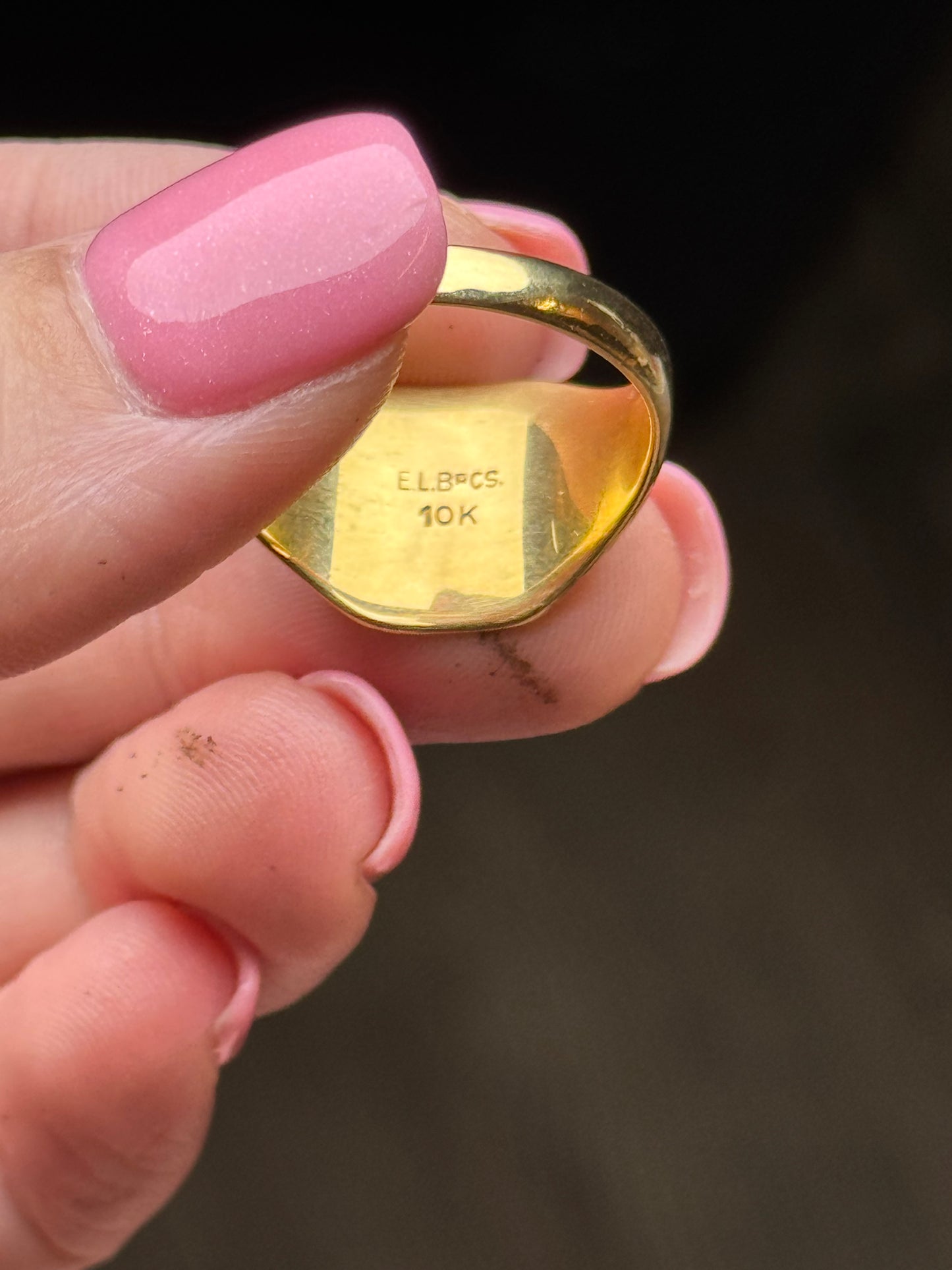 10k Signet Ring - Size 10.75 (7.25g)
