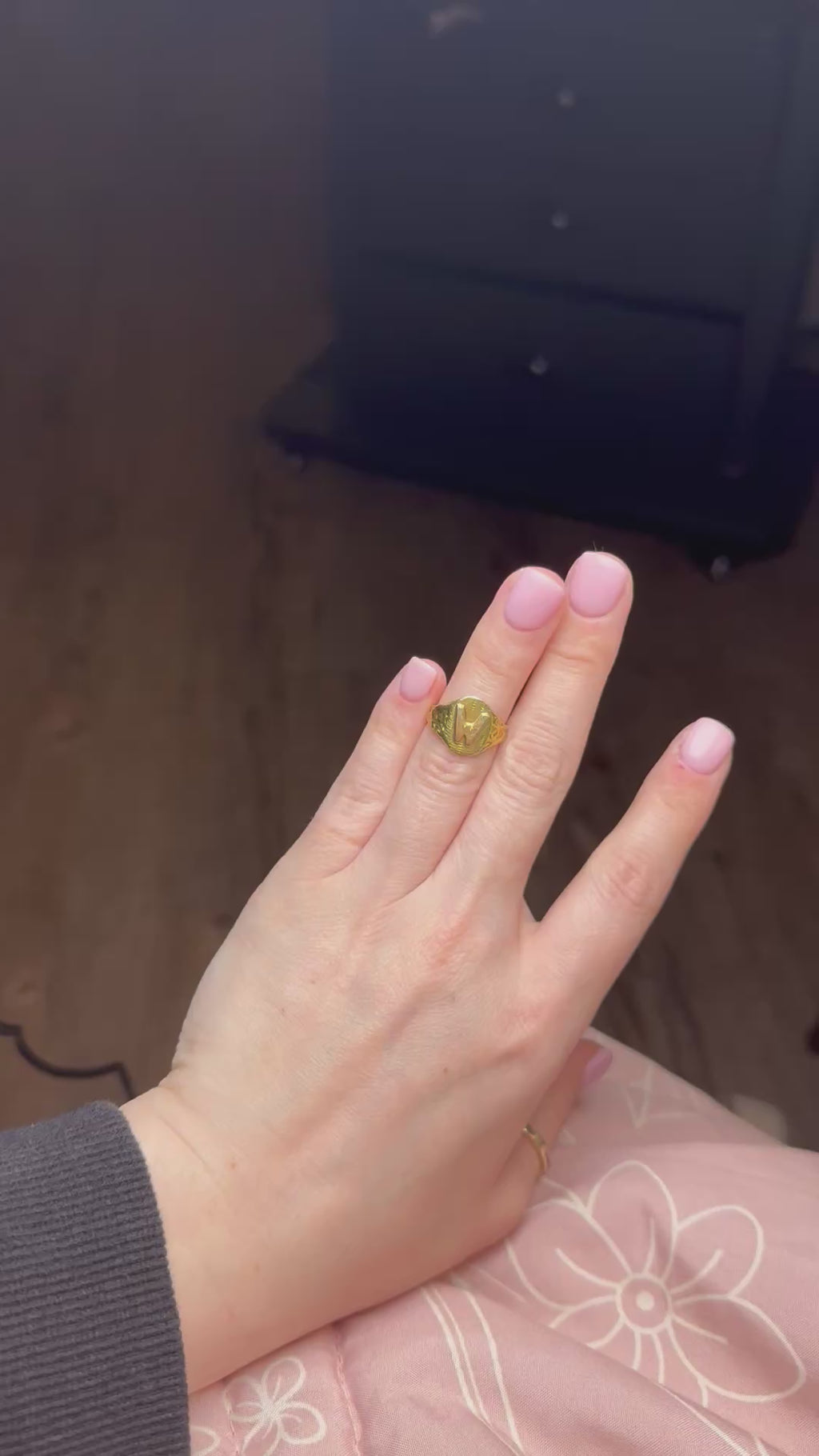 10K Gold W or M Ring - Size 5.5