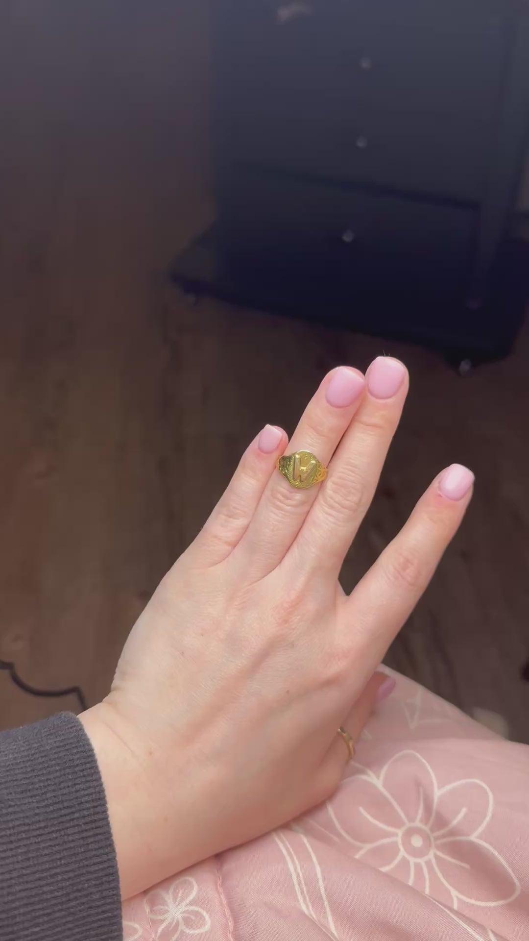 10K Gold W or M Ring - Size 5.5