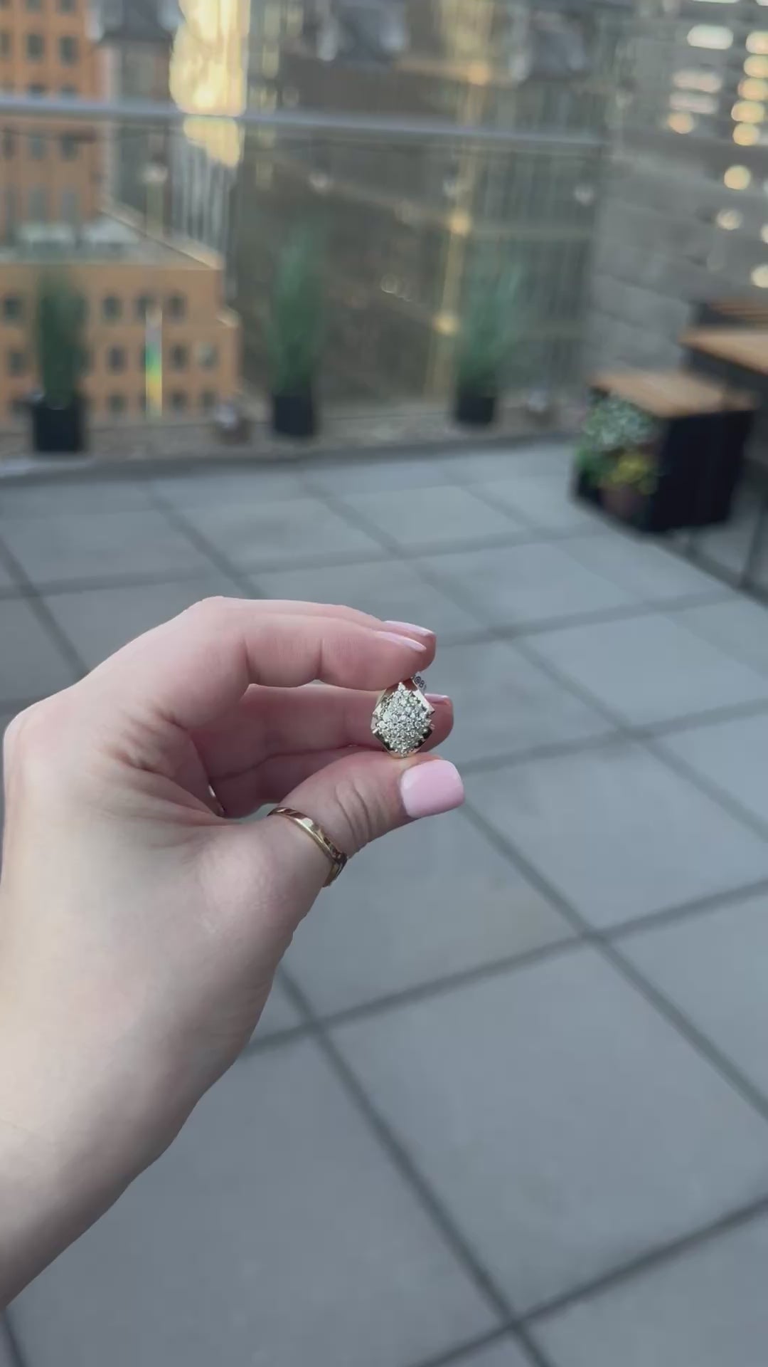 10k diamond ring - size 6.5